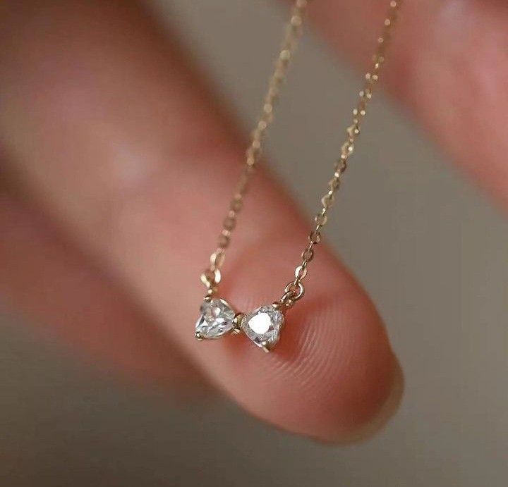Minimal Bow Necklace – 18KT Gold Finish
