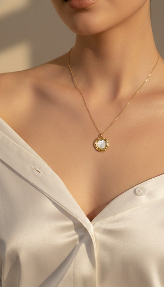 Minimal Gold-Plated Mother of Pearl Pendant Necklace